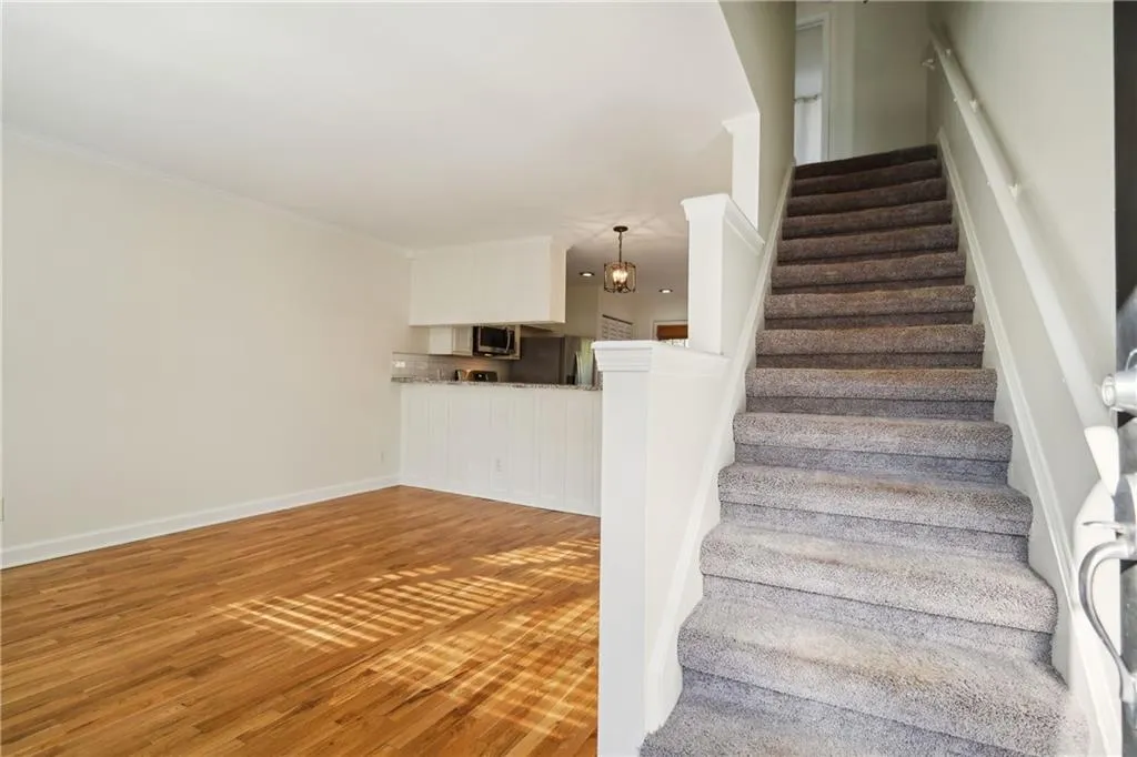 2232 Dunseath Avenue Nw Unit 303, Atlanta, Georgia 30318, 2 Bedrooms Bedrooms, ,1 BathroomBathrooms,Residential,Sold,2232 Dunseath Avenue Nw Unit 303,7541188