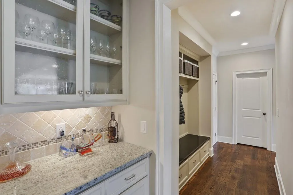 6295 Ferry Drive, Atlanta, Georgia 30328, 5 Bedrooms Bedrooms, ,4 BathroomsBathrooms,Residential,Sold,6295 Ferry Drive,6519448