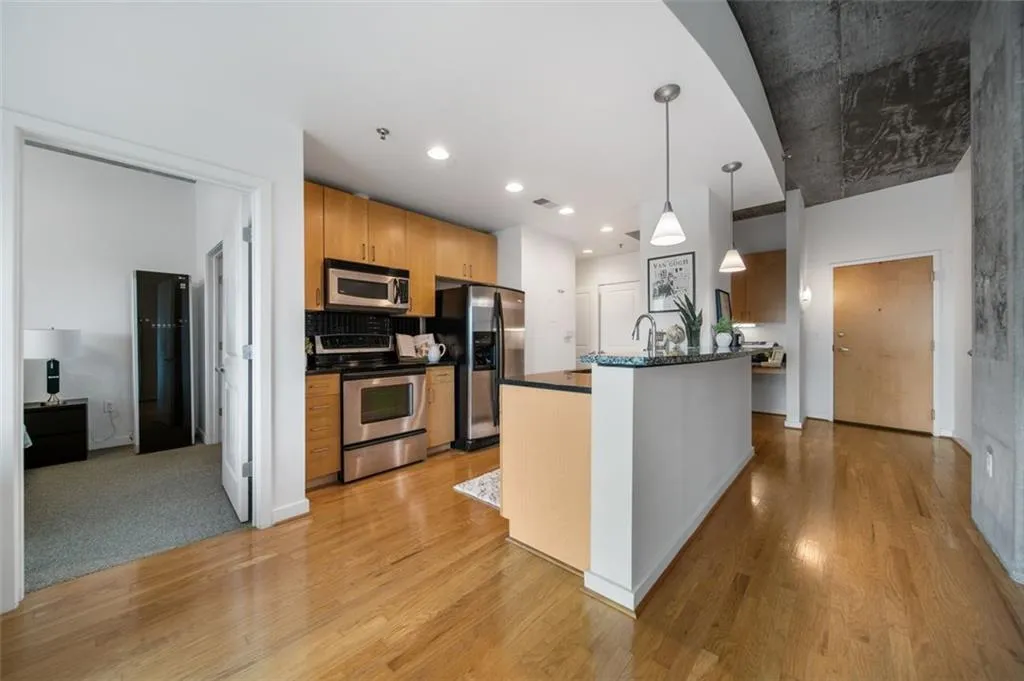 250 Pharr Road Ne Unit 412, Atlanta, Georgia 30305, 1 Bedroom Bedrooms, ,1 BathroomBathrooms,Residential,For Sale,250 Pharr Road Ne Unit 412,7618637