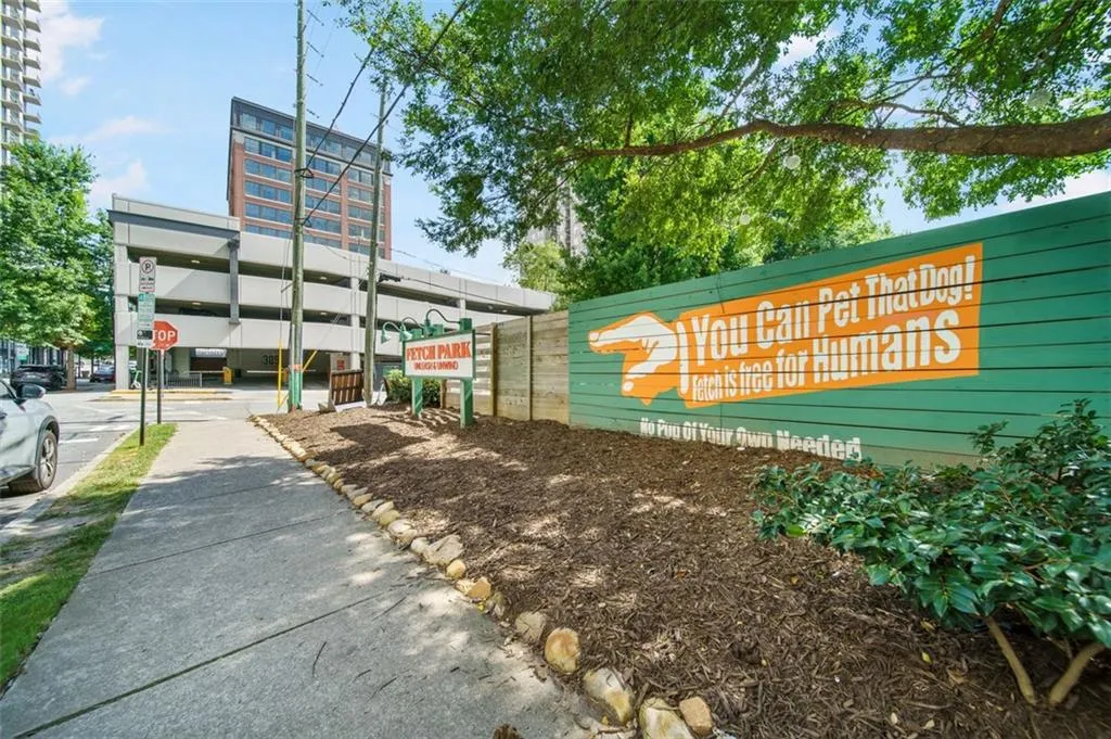 250 Pharr Road Ne Unit 412, Atlanta, Georgia 30305, 1 Bedroom Bedrooms, ,1 BathroomBathrooms,Residential,For Sale,250 Pharr Road Ne Unit 412,7618637