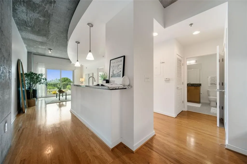 250 Pharr Road Ne Unit 412, Atlanta, Georgia 30305, 1 Bedroom Bedrooms, 0 ,1 BathroomBathrooms,Residential,For Sale,250 Pharr Road Ne Unit 412,7618637