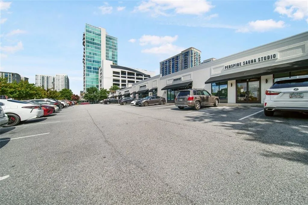 250 Pharr Road Ne Unit 412, Atlanta, Georgia 30305, 1 Bedroom Bedrooms, ,1 BathroomBathrooms,Residential,For Sale,250 Pharr Road Ne Unit 412,7618637