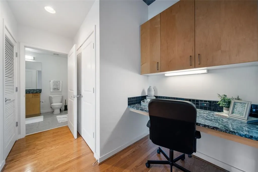 250 Pharr Road Ne Unit 412, Atlanta, Georgia 30305, 1 Bedroom Bedrooms, ,1 BathroomBathrooms,Residential,For Sale,250 Pharr Road Ne Unit 412,7618637