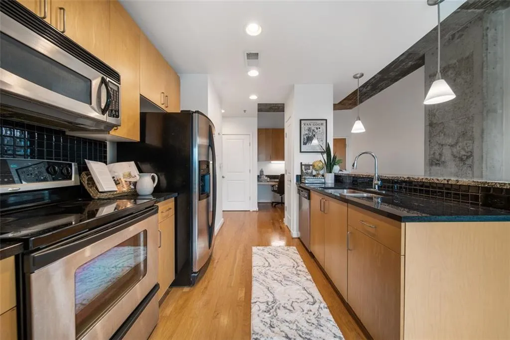 250 Pharr Road Ne Unit 412, Atlanta, Georgia 30305, 1 Bedroom Bedrooms, ,1 BathroomBathrooms,Residential,For Sale,250 Pharr Road Ne Unit 412,7618637