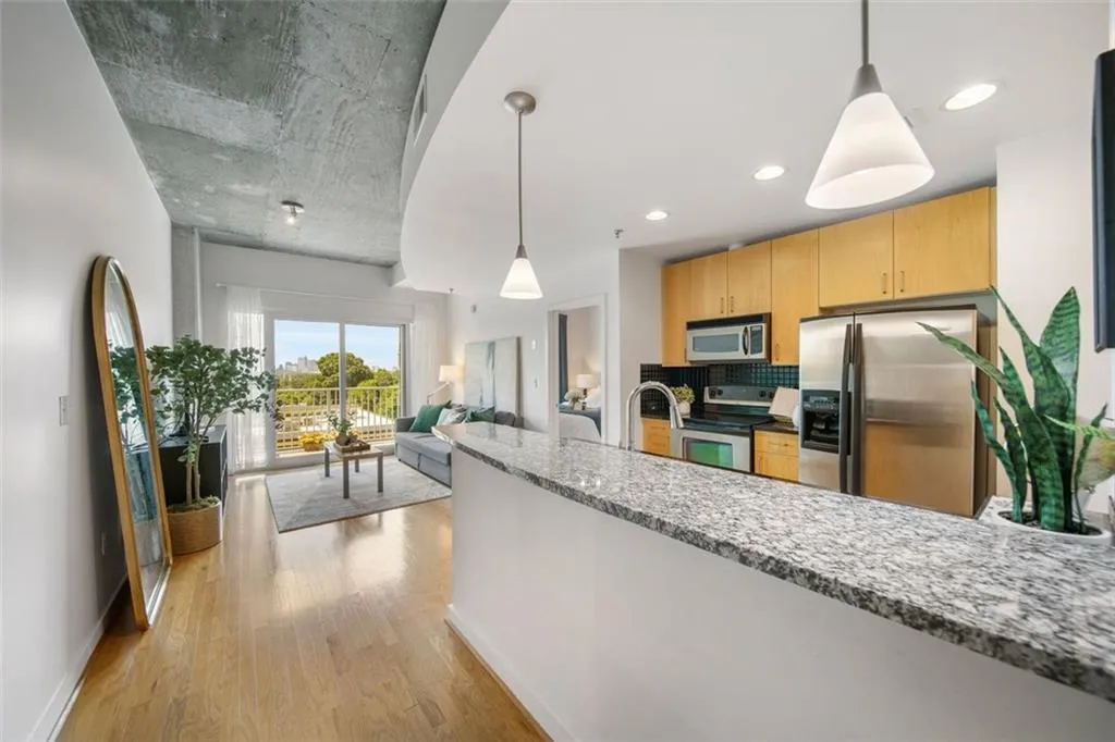 250 Pharr Road Ne Unit 412, Atlanta, Georgia 30305, 1 Bedroom Bedrooms, ,1 BathroomBathrooms,Residential,For Sale,250 Pharr Road Ne Unit 412,7618637