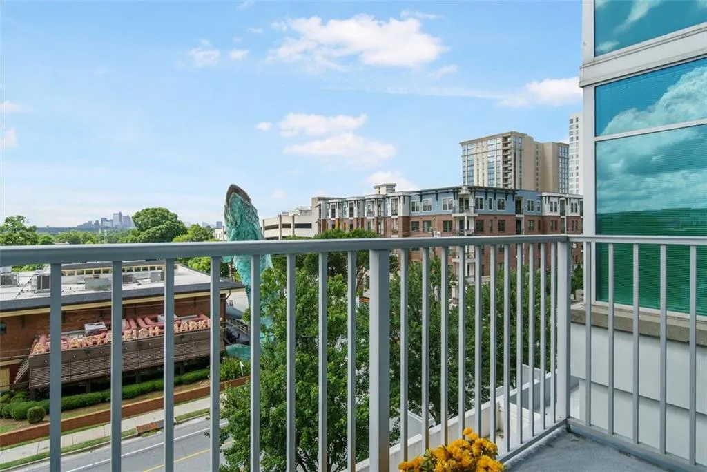 250 Pharr Road Ne Unit 412, Atlanta, Georgia 30305, 1 Bedroom Bedrooms, ,1 BathroomBathrooms,Residential,For Sale,250 Pharr Road Ne Unit 412,7618637