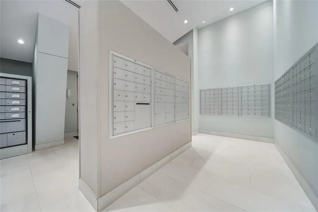 250 Pharr Road Ne Unit 412, Atlanta, Georgia 30305, 1 Bedroom Bedrooms, ,1 BathroomBathrooms,Residential,For Sale,250 Pharr Road Ne Unit 412,7618637