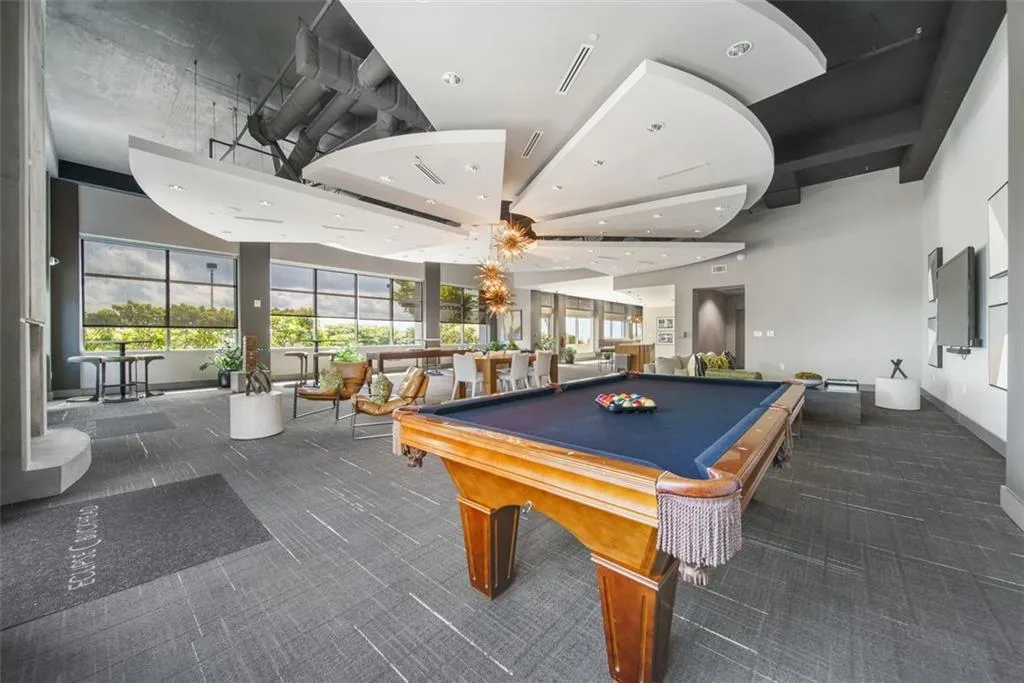 250 Pharr Road Ne Unit 412, Atlanta, Georgia 30305, 1 Bedroom Bedrooms, ,1 BathroomBathrooms,Residential,For Sale,250 Pharr Road Ne Unit 412,7618637