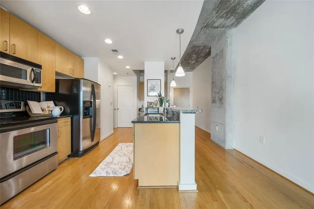 250 Pharr Road Ne Unit 412, Atlanta, Georgia 30305, 1 Bedroom Bedrooms, ,1 BathroomBathrooms,Residential,For Sale,250 Pharr Road Ne Unit 412,7618637