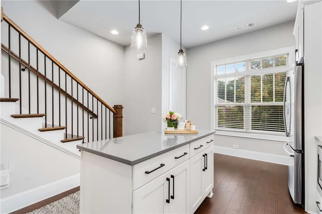 4330 Parkside Place, Atlanta, Georgia 30342, 2 Bedrooms Bedrooms, ,3 BathroomsBathrooms,Residential,For Sale,4330 Parkside Place,7654807