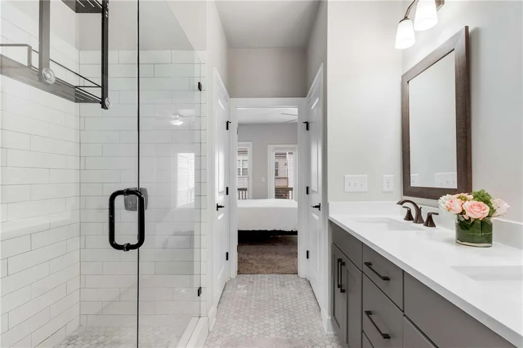 4330 Parkside Place, Atlanta, Georgia 30342, 2 Bedrooms Bedrooms, ,3 BathroomsBathrooms,Residential,For Sale,4330 Parkside Place,7654807