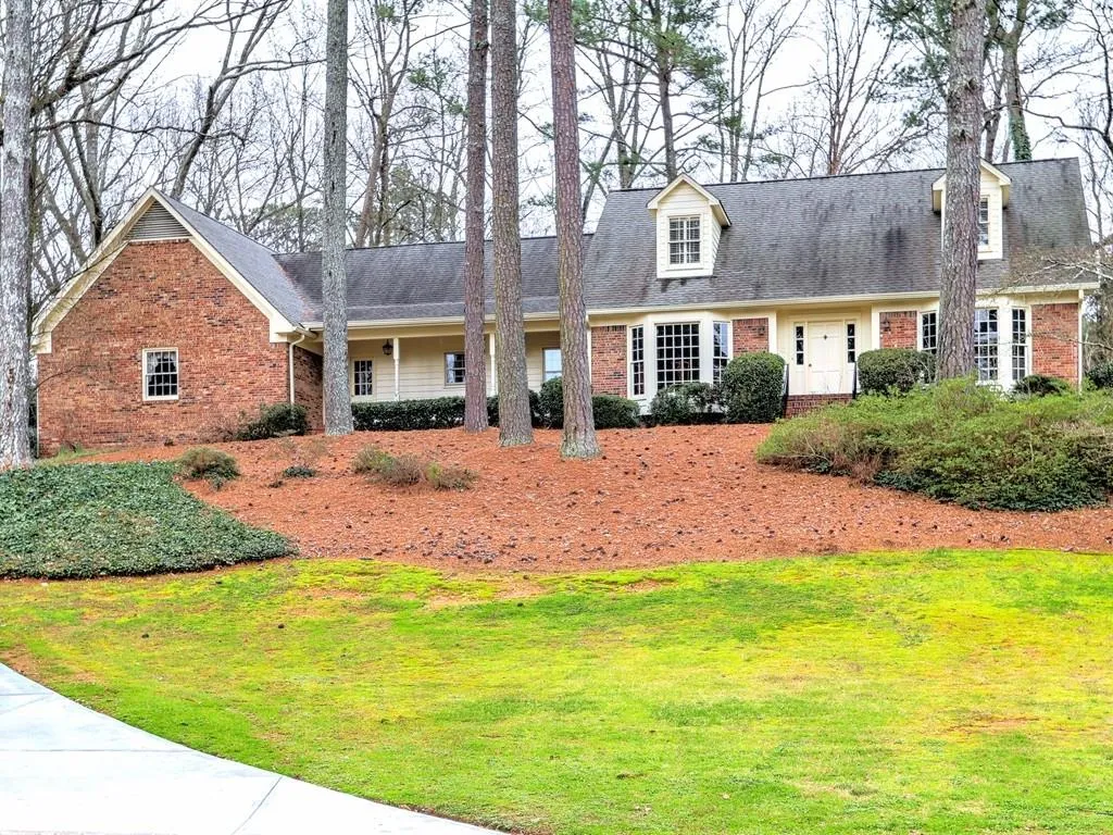 740 Old Post Road, Sandy Springs, Georgia 30328, 4 Bedrooms Bedrooms, ,3 BathroomsBathrooms,Residential,Sold,740 Old Post Road,6690067