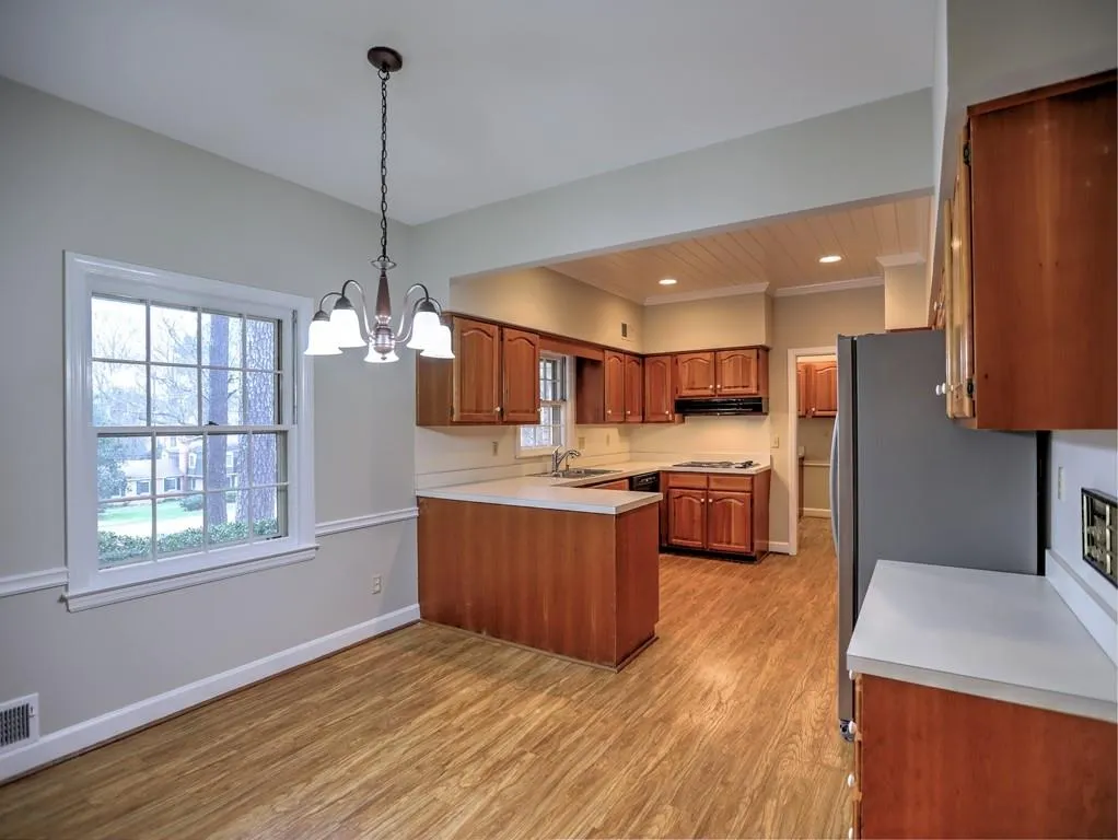 740 Old Post Road, Sandy Springs, Georgia 30328, 4 Bedrooms Bedrooms, ,3 BathroomsBathrooms,Residential,Sold,740 Old Post Road,6690067