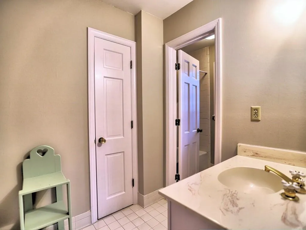 740 Old Post Road, Sandy Springs, Georgia 30328, 4 Bedrooms Bedrooms, ,3 BathroomsBathrooms,Residential,Sold,740 Old Post Road,6690067