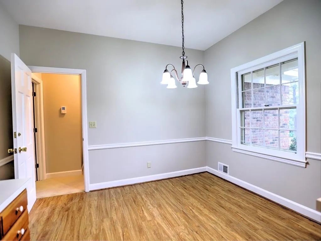 740 Old Post Road, Sandy Springs, Georgia 30328, 4 Bedrooms Bedrooms, ,3 BathroomsBathrooms,Residential,Sold,740 Old Post Road,6690067