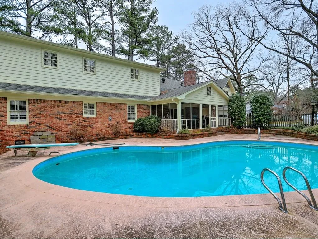 740 Old Post Road, Sandy Springs, Georgia 30328, 4 Bedrooms Bedrooms, ,3 BathroomsBathrooms,Residential,Sold,740 Old Post Road,6690067