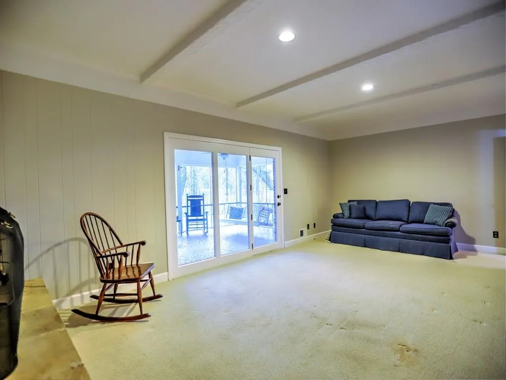 740 Old Post Road, Sandy Springs, Georgia 30328, 4 Bedrooms Bedrooms, ,3 BathroomsBathrooms,Residential,Sold,740 Old Post Road,6690067