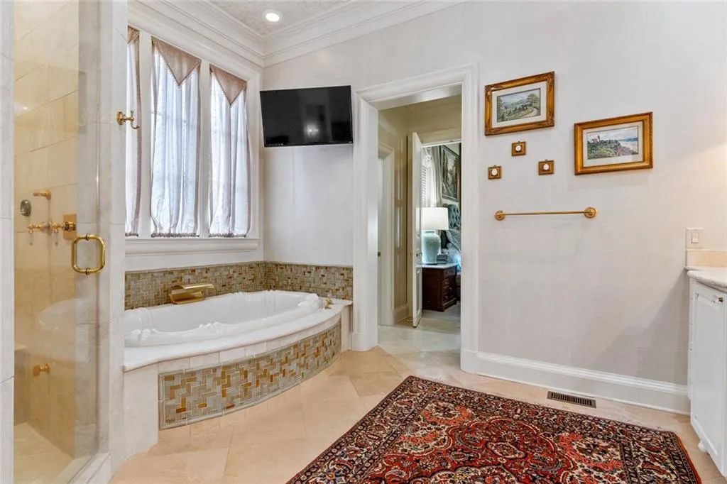 5310 London Drive, Sandy Springs, Georgia 30327, 6 Bedrooms Bedrooms, ,6 BathroomsBathrooms,Residential,Sold,5310 London Drive,7041612
