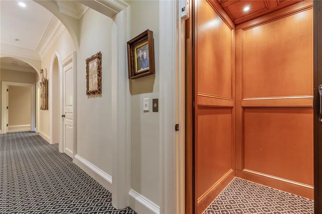 5310 London Drive, Sandy Springs, Georgia 30327, 6 Bedrooms Bedrooms, ,6 BathroomsBathrooms,Residential,Sold,5310 London Drive,7041612