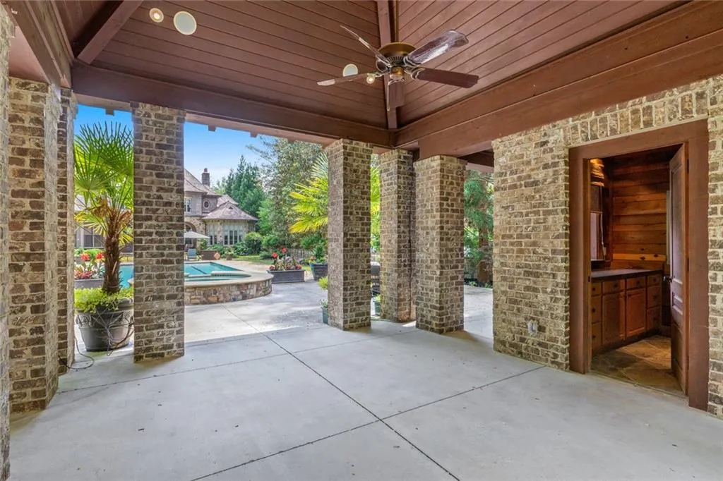 5310 London Drive, Sandy Springs, Georgia 30327, 6 Bedrooms Bedrooms, ,6 BathroomsBathrooms,Residential,Sold,5310 London Drive,7041612