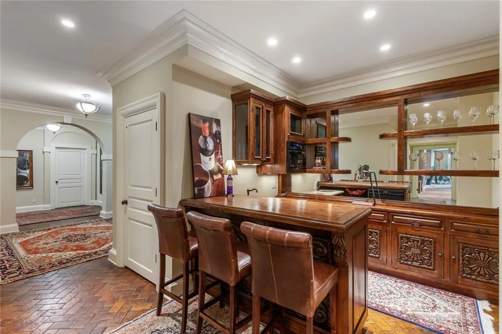 5310 London Drive, Sandy Springs, Georgia 30327, 6 Bedrooms Bedrooms, ,6 BathroomsBathrooms,Residential,Sold,5310 London Drive,7041612