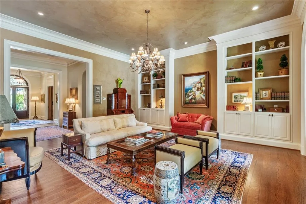 5310 London Drive, Sandy Springs, Georgia 30327, 6 Bedrooms Bedrooms, ,6 BathroomsBathrooms,Residential,Sold,5310 London Drive,7041612