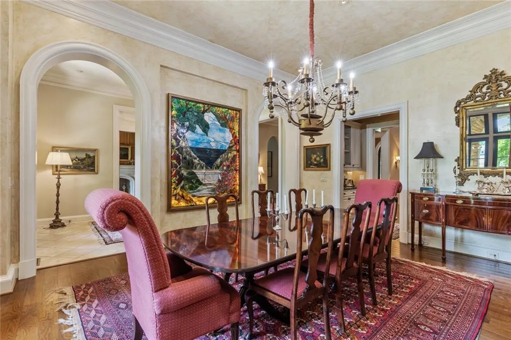 5310 London Drive, Sandy Springs, Georgia 30327, 6 Bedrooms Bedrooms, ,6 BathroomsBathrooms,Residential,Sold,5310 London Drive,7041612