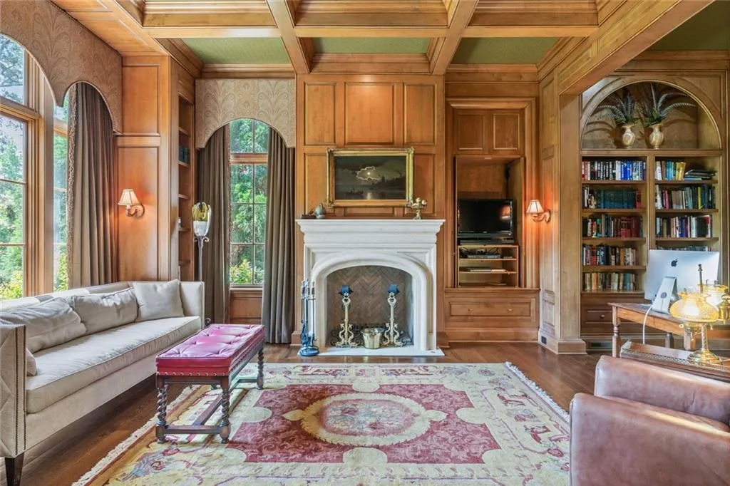 5310 London Drive, Sandy Springs, Georgia 30327, 6 Bedrooms Bedrooms, ,6 BathroomsBathrooms,Residential,Sold,5310 London Drive,7041612