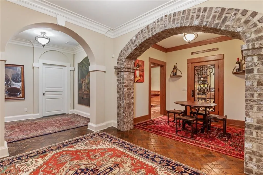 5310 London Drive, Sandy Springs, Georgia 30327, 6 Bedrooms Bedrooms, ,6 BathroomsBathrooms,Residential,Sold,5310 London Drive,7041612