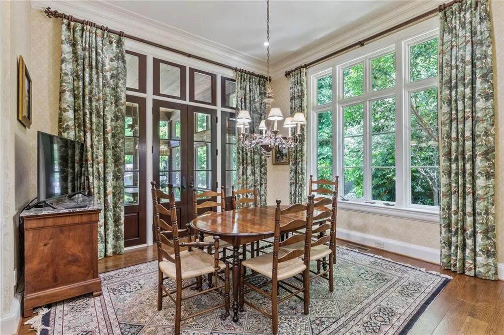 5310 London Drive, Sandy Springs, Georgia 30327, 6 Bedrooms Bedrooms, ,6 BathroomsBathrooms,Residential,Sold,5310 London Drive,7041612