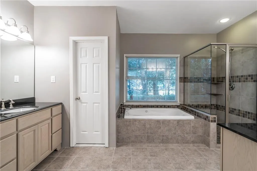 236 Spalding Gates Drive Ne, Sandy Springs, Georgia 30328, 4 Bedrooms Bedrooms, ,3 BathroomsBathrooms,Residential,Sold,236 Spalding Gates Drive Ne,6757054