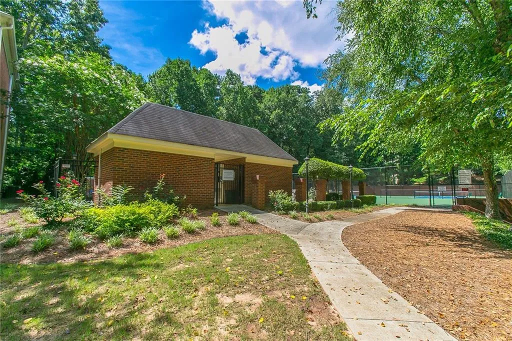 236 Spalding Gates Drive Ne, Sandy Springs, Georgia 30328, 4 Bedrooms Bedrooms, ,3 BathroomsBathrooms,Residential,Sold,236 Spalding Gates Drive Ne,6757054