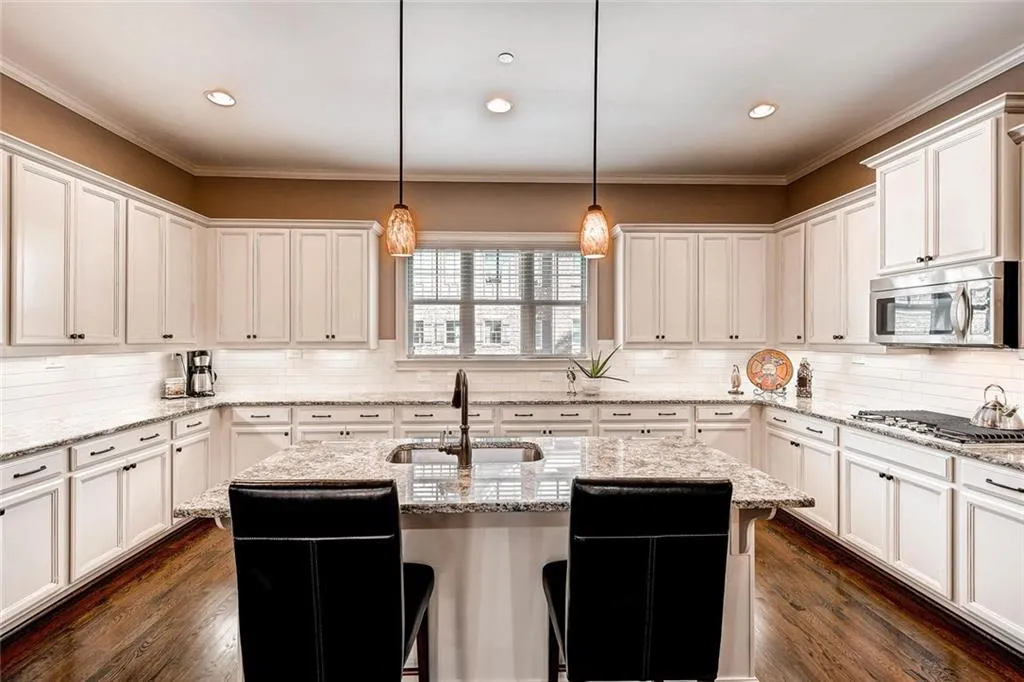 973 Thibideau Court, Sandy Springs, Georgia 30328, 3 Bedrooms Bedrooms, ,3 BathroomsBathrooms,Residential,Sold,973 Thibideau Court,5762241