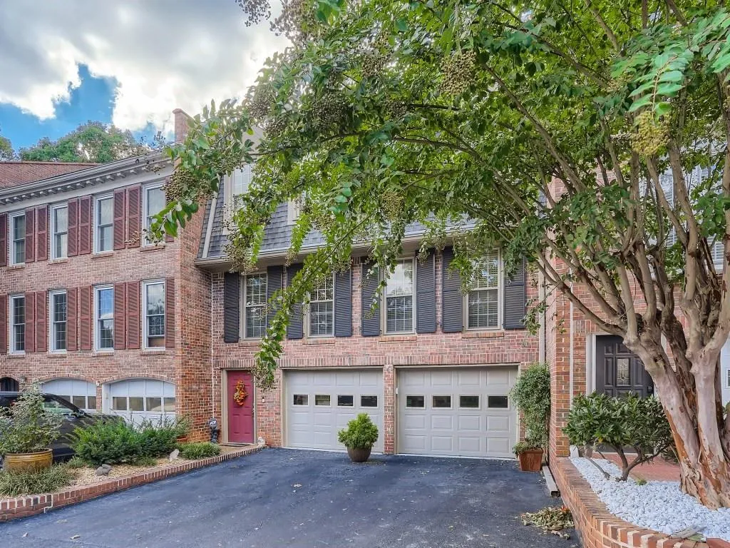 324 The Chace, Sandy Springs, Georgia 30328, 4 Bedrooms Bedrooms, ,3 BathroomsBathrooms,Residential,Sold,324 The Chace,7148810