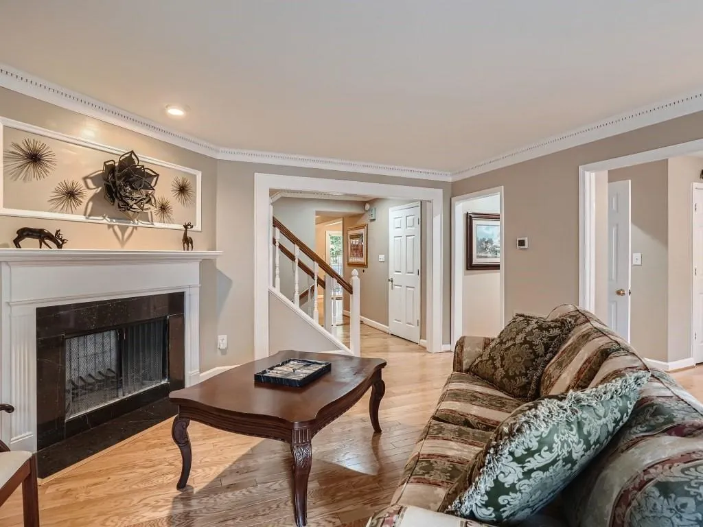 324 The Chace, Sandy Springs, Georgia 30328, 4 Bedrooms Bedrooms, ,3 BathroomsBathrooms,Residential,Sold,324 The Chace,7148810