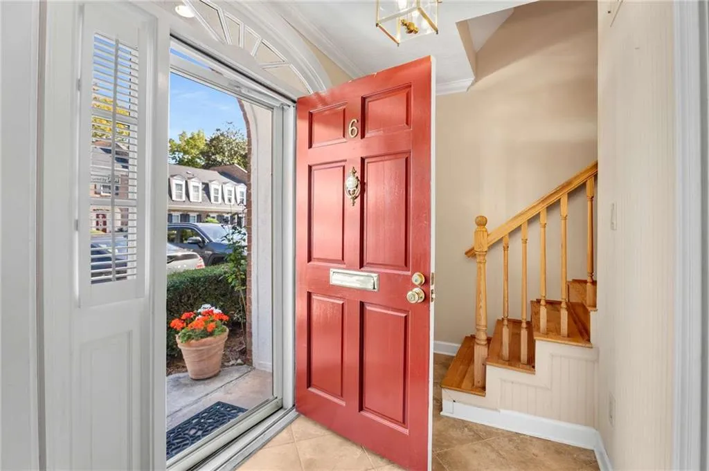 6 Scotland Place Nw, Atlanta, Georgia 30318, 3 Bedrooms Bedrooms, 0 ,2 BathroomsBathrooms,Residential,Sold,6 Scotland Place Nw,7704664