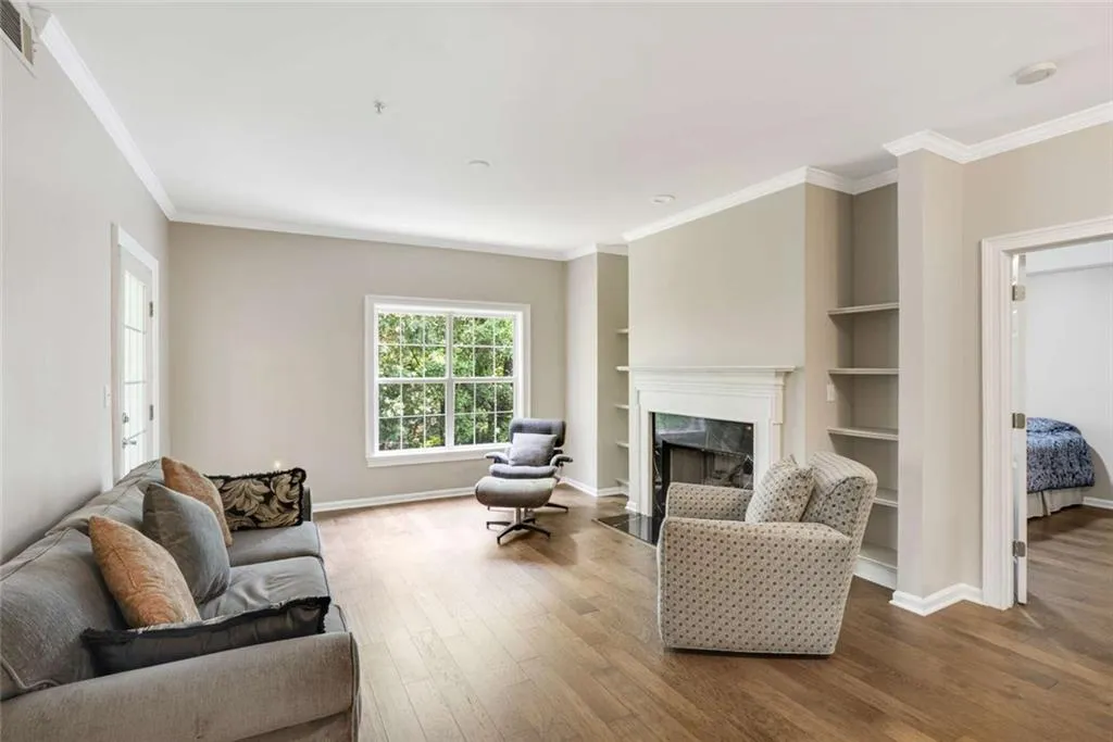 3275 Lenox Road Ne Unit #302, Atlanta, Georgia 30324, 2 Bedrooms Bedrooms, ,2 BathroomsBathrooms,Residential,For Sale,3275 Lenox Road Ne Unit #302,7635556