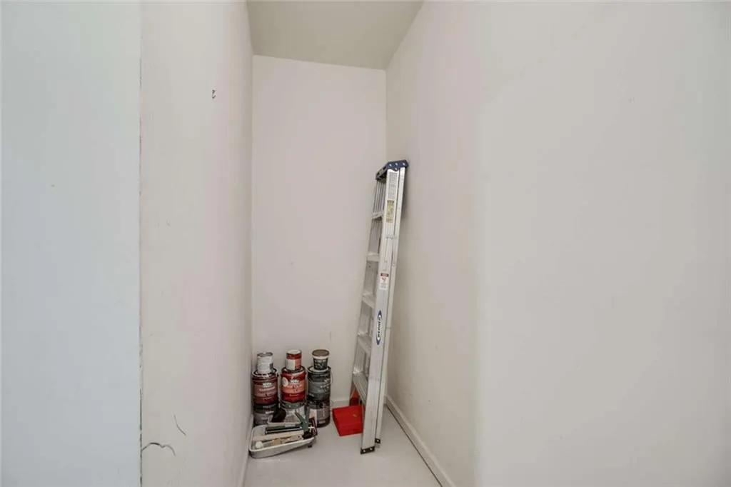 3275 Lenox Road Ne Unit #302, Atlanta, Georgia 30324, 2 Bedrooms Bedrooms, ,2 BathroomsBathrooms,Residential,For Sale,3275 Lenox Road Ne Unit #302,7635556