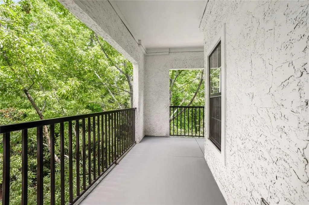 3275 Lenox Road Ne Unit #302, Atlanta, Georgia 30324, 2 Bedrooms Bedrooms, ,2 BathroomsBathrooms,Residential,For Sale,3275 Lenox Road Ne Unit #302,7635556