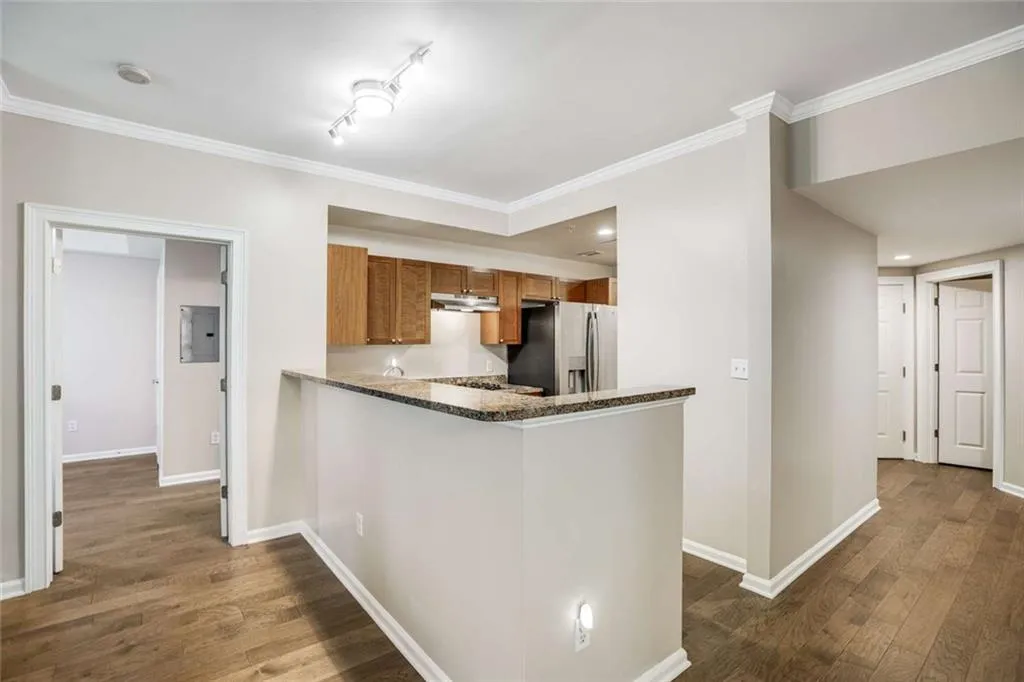 3275 Lenox Road Ne Unit #302, Atlanta, Georgia 30324, 2 Bedrooms Bedrooms, ,2 BathroomsBathrooms,Residential,For Sale,3275 Lenox Road Ne Unit #302,7635556