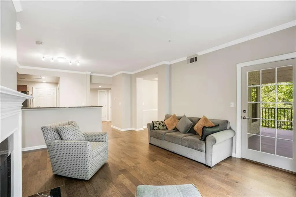 3275 Lenox Road Ne Unit #302, Atlanta, Georgia 30324, 2 Bedrooms Bedrooms, ,2 BathroomsBathrooms,Residential,For Sale,3275 Lenox Road Ne Unit #302,7635556
