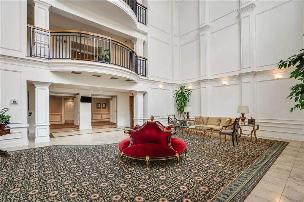 3275 Lenox Road Ne Unit #302, Atlanta, Georgia 30324, 2 Bedrooms Bedrooms, ,2 BathroomsBathrooms,Residential,For Sale,3275 Lenox Road Ne Unit #302,7635556