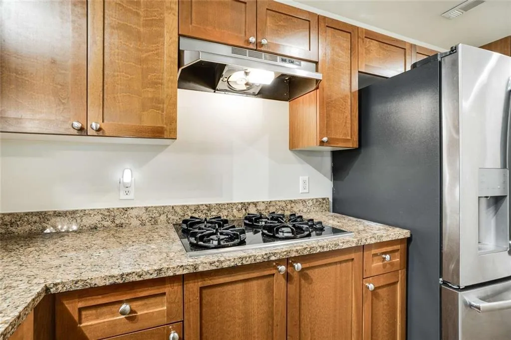 3275 Lenox Road Ne Unit #302, Atlanta, Georgia 30324, 2 Bedrooms Bedrooms, ,2 BathroomsBathrooms,Residential,For Sale,3275 Lenox Road Ne Unit #302,7635556