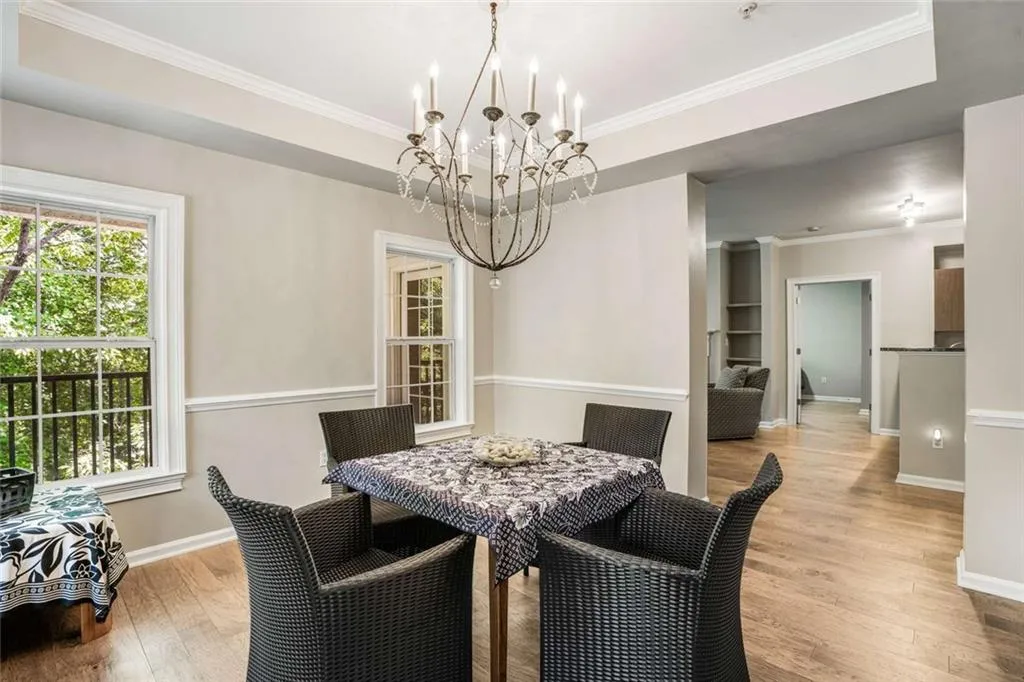 3275 Lenox Road Ne Unit #302, Atlanta, Georgia 30324, 2 Bedrooms Bedrooms, ,2 BathroomsBathrooms,Residential,For Sale,3275 Lenox Road Ne Unit #302,7635556