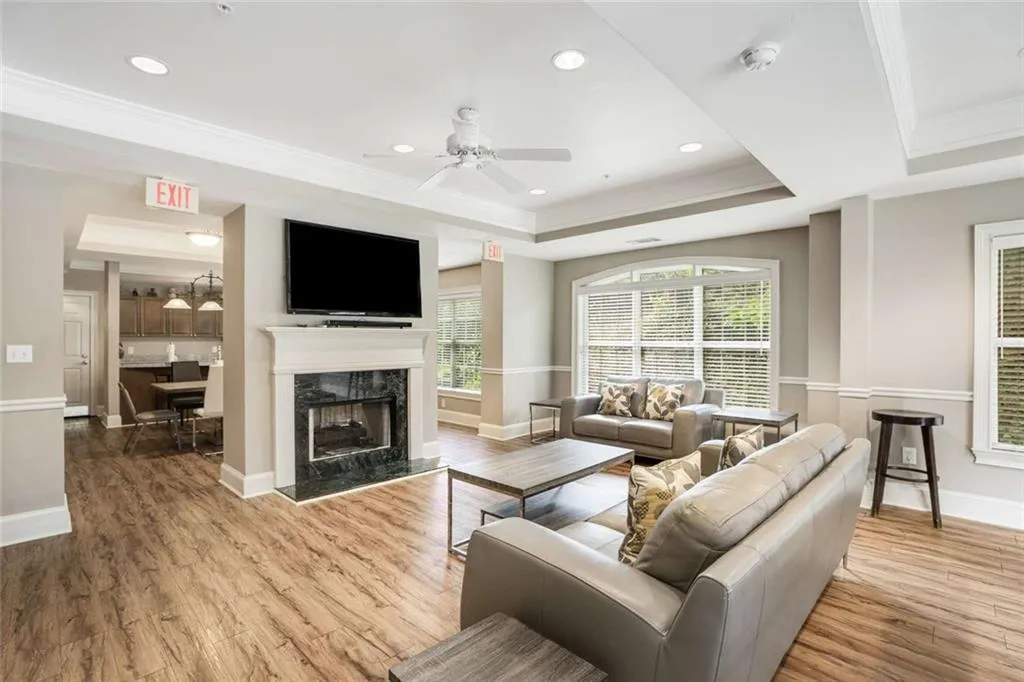 3275 Lenox Road Ne Unit #302, Atlanta, Georgia 30324, 2 Bedrooms Bedrooms, ,2 BathroomsBathrooms,Residential,For Sale,3275 Lenox Road Ne Unit #302,7635556