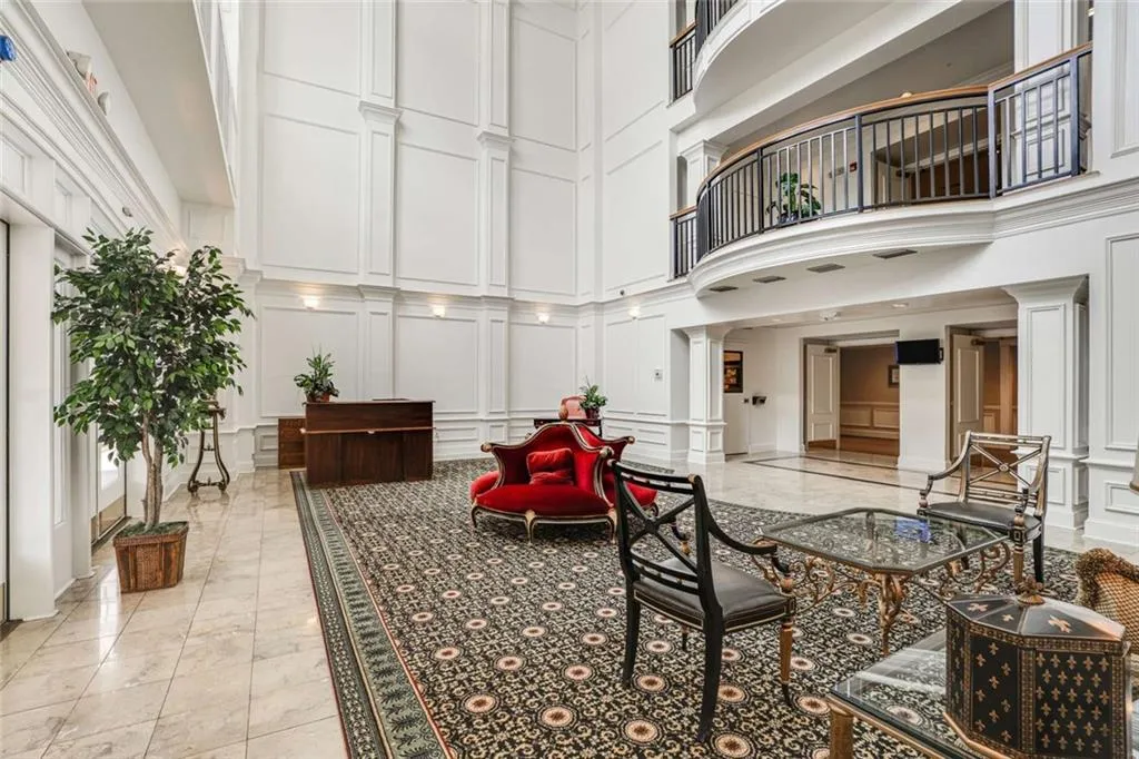 3275 Lenox Road Ne Unit #302, Atlanta, Georgia 30324, 2 Bedrooms Bedrooms, ,2 BathroomsBathrooms,Residential,For Sale,3275 Lenox Road Ne Unit #302,7635556