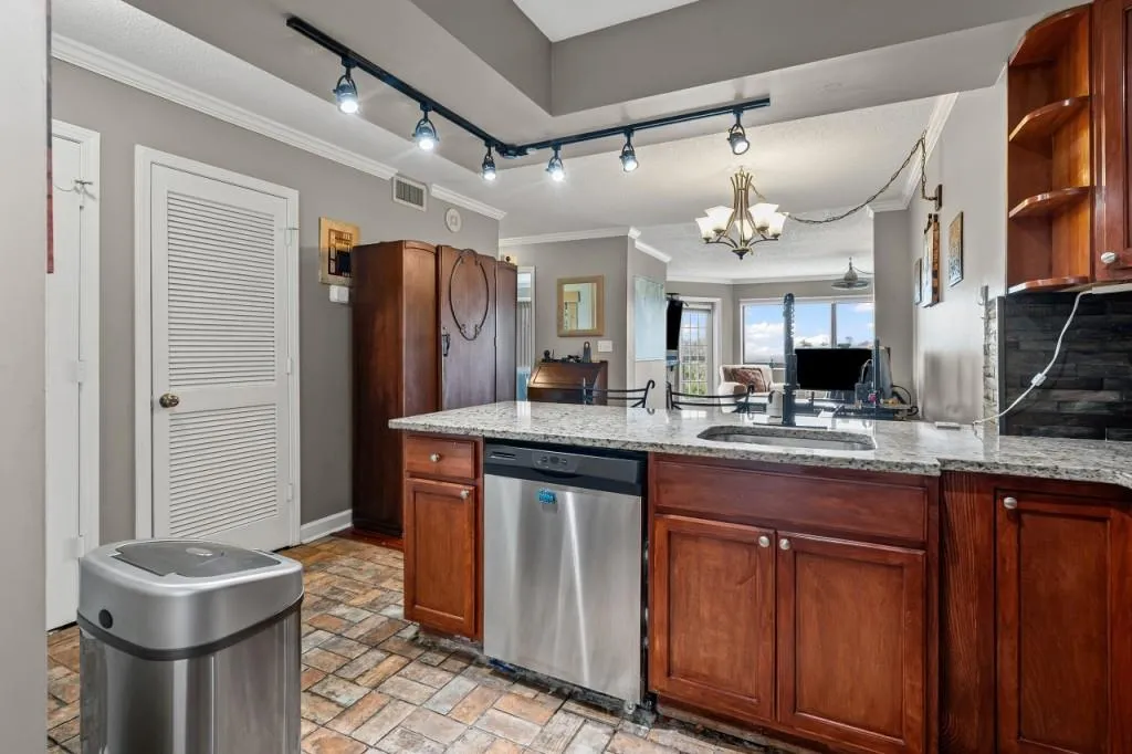 795 Hammond Drive Unit 606, Atlanta, Georgia 30328, 2 Bedrooms Bedrooms, ,1 BathroomBathrooms,Residential,For Sale,795 Hammond Drive Unit 606,7639679