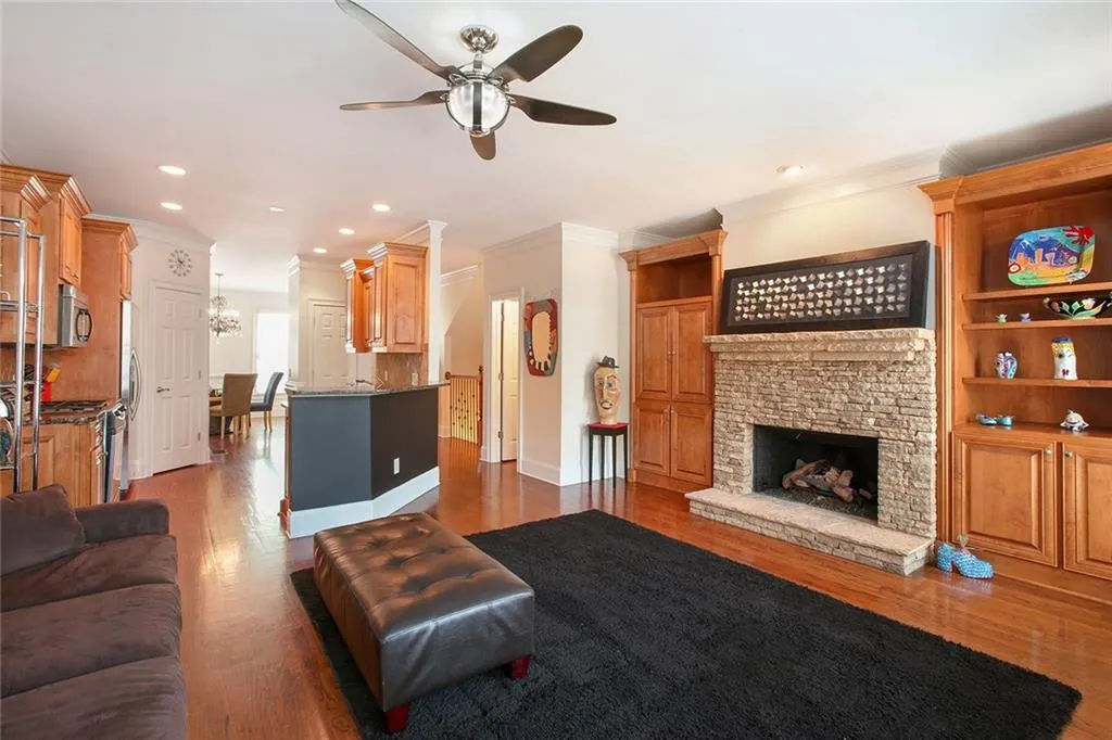93 Chemin De Vie, Sandy Springs, Georgia 30342, 3 Bedrooms Bedrooms, ,3 BathroomsBathrooms,Residential,Sold,93 Chemin De Vie,5827512