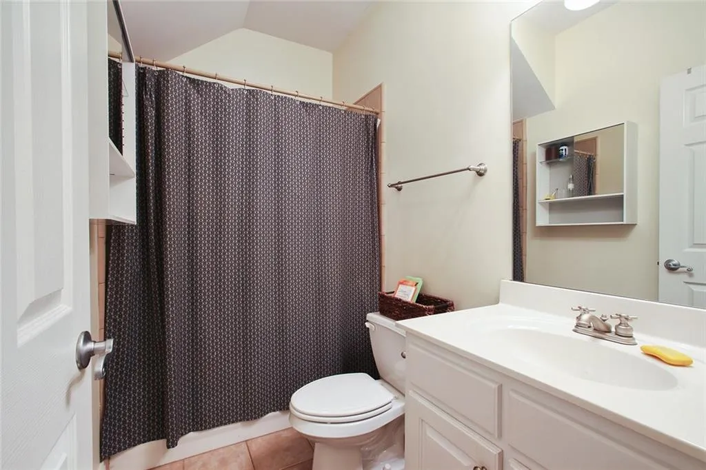 93 Chemin De Vie, Sandy Springs, Georgia 30342, 3 Bedrooms Bedrooms, ,3 BathroomsBathrooms,Residential,Sold,93 Chemin De Vie,5827512