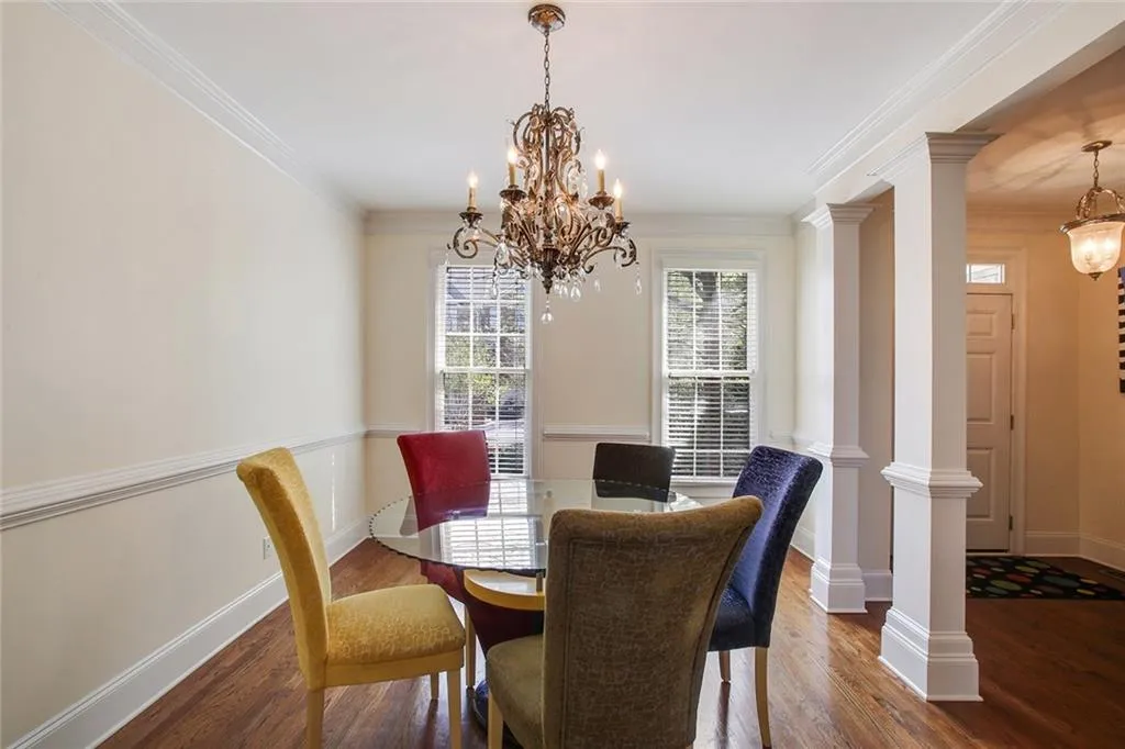 93 Chemin De Vie, Sandy Springs, Georgia 30342, 3 Bedrooms Bedrooms, ,3 BathroomsBathrooms,Residential,Sold,93 Chemin De Vie,5827512